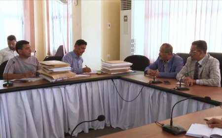 الأمين العام للمجلس المحلي بحضرموت يُشرف على فتح مظاريف عدد من المشاريع في مجال الصحة والطرقات