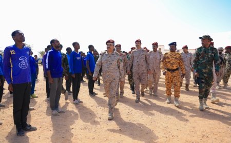 الأشول وبارجاش يتفقدان دورات الاستجداد بلواء الريان بالمكلا