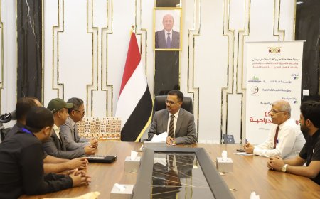 السلطة المحلية بحضرموت ترعى توقيع مذكرة تفاهم لتنفيذ مشروع العمليات الجراحية بمستشفى الديس الشرقية