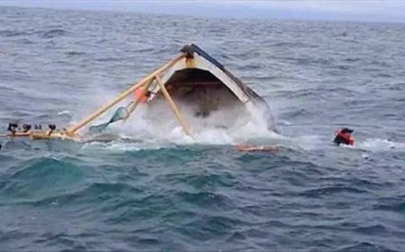 مصرع وفقدان صيادين إثر انقلاب قارب قبالة المخا