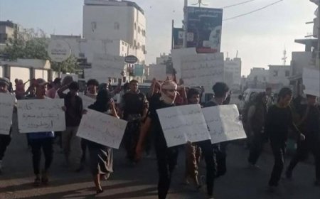 استمرار الاحتجاجات الغاضبة في عدن احتجاجاً على تدهور الأوضاع المعيشية