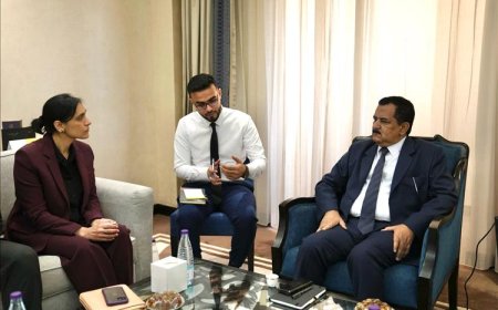 وزير الدفاع يبحث مع السفيرة البريطانية تطورات الوضع في اليمن