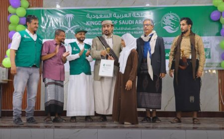 شبوة: توزيع 40 سماعة طبية لضعاف السمع بدعم من مركز الملك سلمان