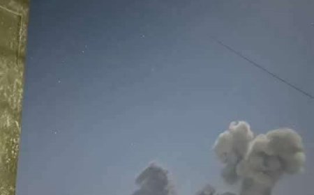 شاهد أول صورة للغارة التي استهدفت صنعاء قبل قليل