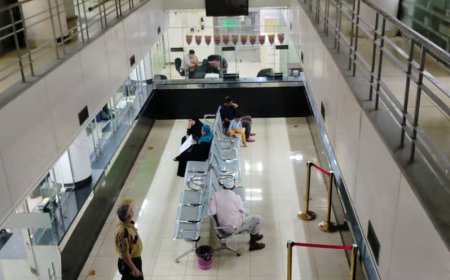 إضراب مفاجئ في البنك الأهلي اليمني بسبب هذا الأمر