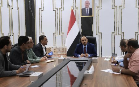 محافظ حضرموت يعقد اجتماعًا لمناقشة الاستعدادات للعيد وتحسين الخدمات الأساسية  