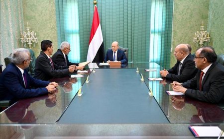 هل ستساهم مسودة القواعد المنظمة التي تسلمها العليمي في تعزيز سيادة القانون ووحدة المكونات السياسية؟ تفاصيل