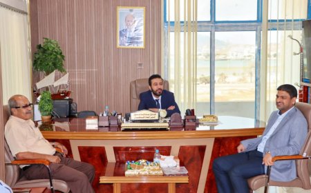 وكيل وزارة النفط والمعادن يتفقد الانضباط الوظيفي في الوحدات التابعة للوزارة عقب إجازة عيد الفطر