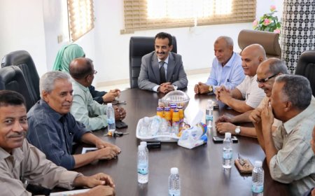 الوكيل المساعد بوزارة النفط يتفقد مصافي عدن وهيئة المساحة الجيولوجية بعد إجازة العيد