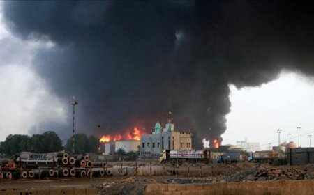 كم عدد الضربات التي استهدفت ميناء الحديدة يوم أمس؟