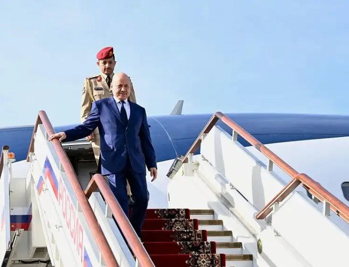 مصادر تؤكد زيارة مرتقبة للرئيس العليمي إلى المكلا.. تفاصيل