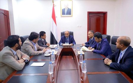 بن بريك يترأس اجتماعاً حكومياً لمتابعة إجراءات حل مشكلة انقطاعات الكهرباء وتخفيف معاناة المواطنين