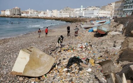 قبل انطلاق موسم البلدة.. حملة نظافة شاملة لشواطئ المكلا والمتنفسات العامة