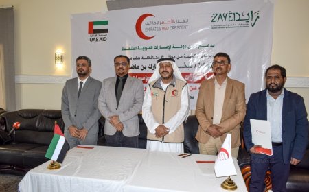 الهلال الأحمر الإماراتي يسلم سيارات دعم للإدارات الخدمية بحضرموت