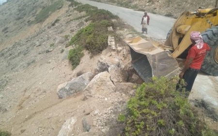 استعداداً لخريف حوف.. استمرار تأهيل طريق الغيضة – حوف – صرفيت