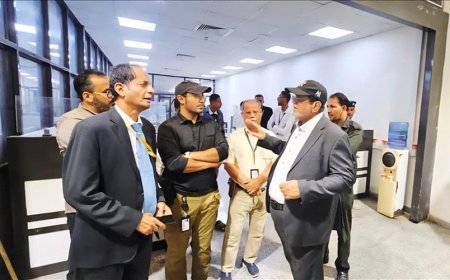 بن نهيد يطلع على جاهزية مطار الريان الدولي بالمكلا