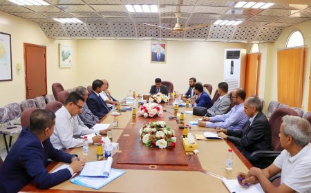 وزير النفط والمعادن يترأس اجتماع مديري الشركات والوحدات التابعة للوزارة