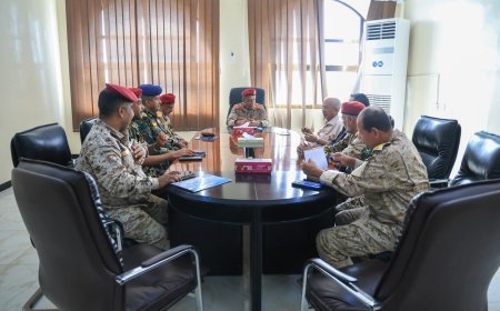 اجتماع أمني بالمكلا لتأمين قاطرات الوقود بساحل حضرموت (تفاصيل)