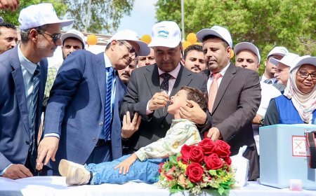 رئيس الوزراء يدشن الحملة الوطنية للتحصين ضد شلل الأطفال في عدن