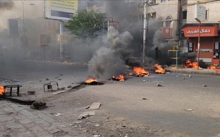 احتجاجات غاضبة تهز شوارع تعز.. هل بدأت شرارة الانتفاضة؟