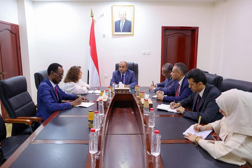 بن بريك يدعو المانحين لدعم خطط الحكومة لمواجهة الأزمات الإنسانية والاقتصادية