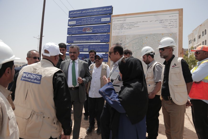 أمين محلي حضرموت يدشن مشروع صرف صحي جديد بالمكلا