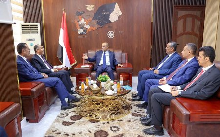 رئيس الوزراء يطالب بتراجع أسعار السلع مع تحسن سعر الصرف خلال زيارته لوزارة الصناعة والتجارة