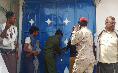 إغلاق 7 محال مخالفة للأسعار في الشحر