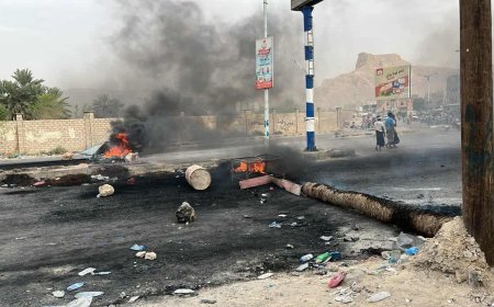 احتجاجات غاضبة في سيئون وإغلاق للمحال التجارية والمرافق الحكومية