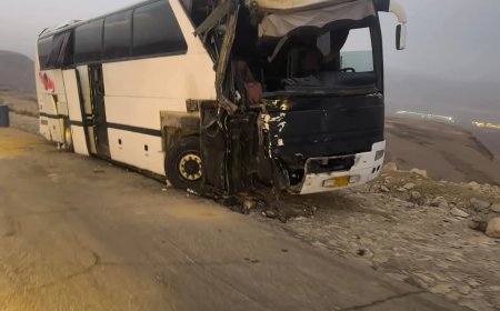 حادث مأساوي في عقبة عبدالله غريب إثر تصادم وجهاً لوجه بين باصين للنقل الجماعي