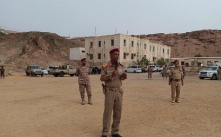 اللواء بارجاش يلتقي قوة التدخل السريع ويحذر من مخطط حوثي لاستهداف ساحل حضرموت والنخبة الحضرمية
