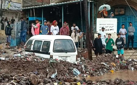 الصحفي اليزيدي ينتقد بطء عدن ويشيد بفاعلية المكلا في مواجهة الأمطار.. تفاصيل 