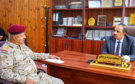 لقاء بين محافظ حضرموت وقائد المنطقة العسكرية الأولى لبحث الجاهزية العسكرية والأمنية