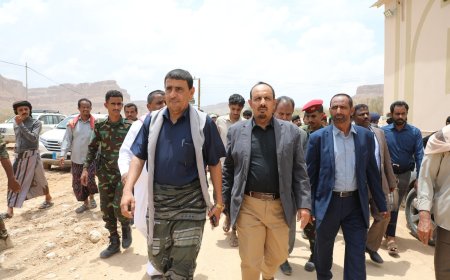 خلال جولته التفقدية بحريضة.. محافظ حضرموت يوجه بتنفيذ مشاريع خدمية عاجلة