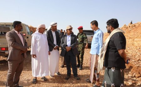 محافظ حضرموت يتفقد أضرار السيول ويؤكد إنجاز 94% من طريق عمد – الضليعة