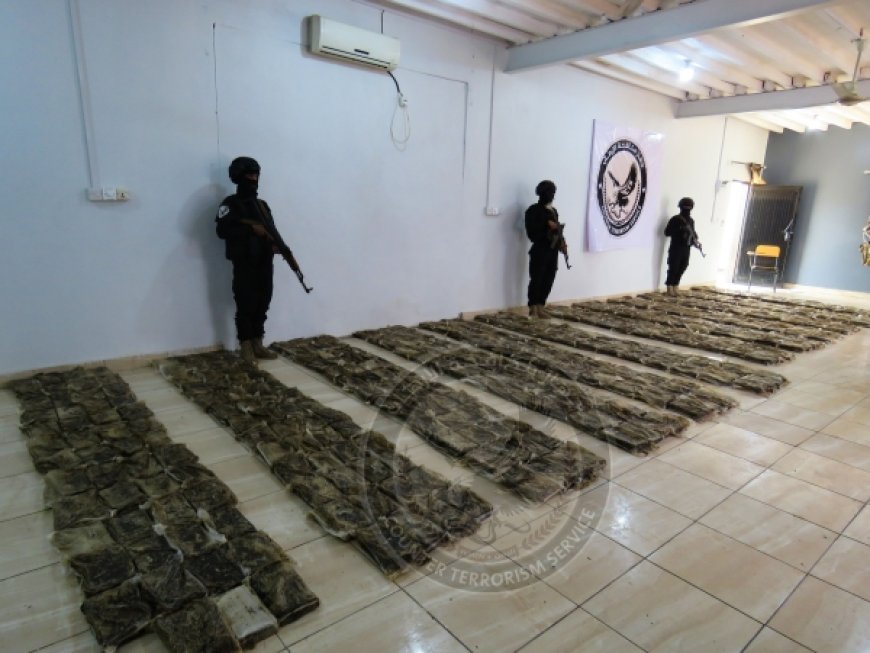 مكافحة الإرهاب بعدن تضبط شحنة ضخمة من المخدرات مخبأة داخل أكياس سكر