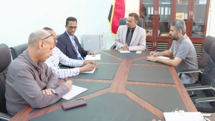 أمين عام محلي حضرموت يناقش مع منظمة الفاو التدخلات الزراعية والبيئية