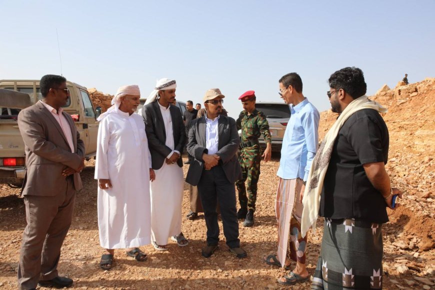 محافظ حضرموت يتفقد أضرار السيول ويؤكد إنجاز 94% من طريق عمد – الضليعة
