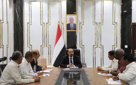 محافظ حضرموت يبحث مع قيادة التربية والتعليم جهود استئناف العملية التعليمية