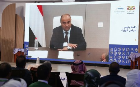 رئيس الوزراء يدعو أبناء حضرموت الى نبذ الخلافات والالتفاف حول مشروع جامع يعالج الاختلالات