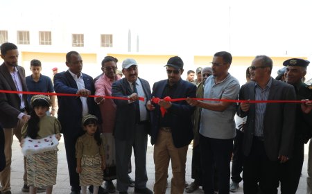 المحافظ بن ماضي يفتتح مدرسة الفاروق 12 فصلاً وروضة الأمجاد 6 فصول بمديرية قصيعر