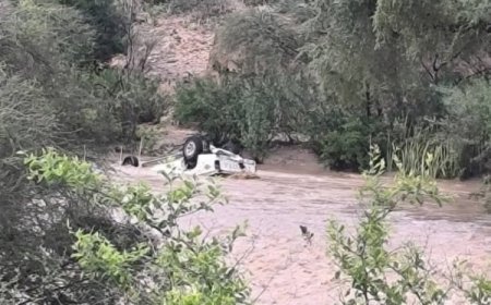 شبوة.. السيول تجرف 3 سيارات وتلحق أضراراً بالطرق والأراضي الزراعية