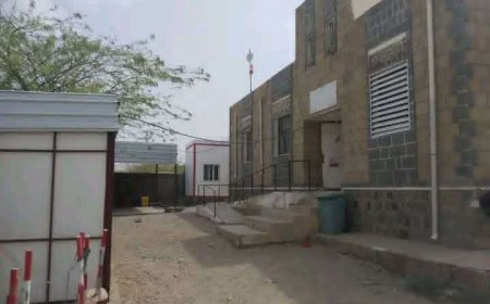 المخا: إغلاق وحدات صحية يزيد معاناة السكان مع انتشار الأمراض