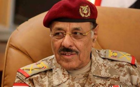 شاهد.. علي محسن الأحمر يكشف تفاصيل هروبه من صنعاء لاول مرة