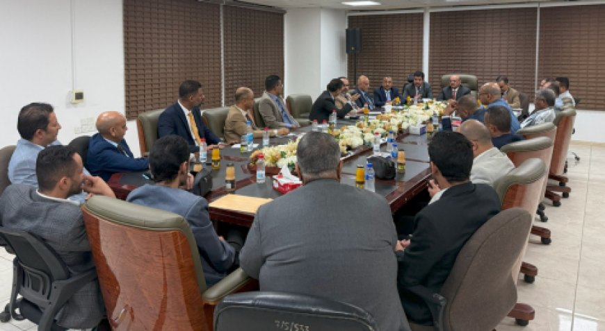 البنك المركزي والبنوك اليمنية يبحثون سبل معالجة شحة السيولة الوطنية
