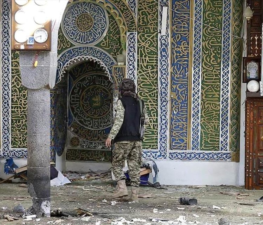مسلحون حوثيون يحولون جامع السنة إلى منبر تهديدات وكراهية في صنعاء