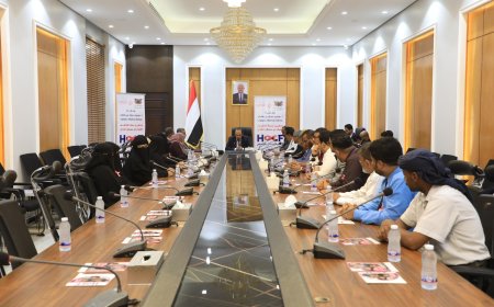 محافظ حضرموت يدشّن فعاليات (الشهر الوردي) للتوعية بسرطان الثدي بالمكلا