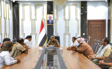 السلطة المحلية بحضرموت تؤكد التزامها بتنظيم الاصطياد وتطبيق القوانين على المخالفين