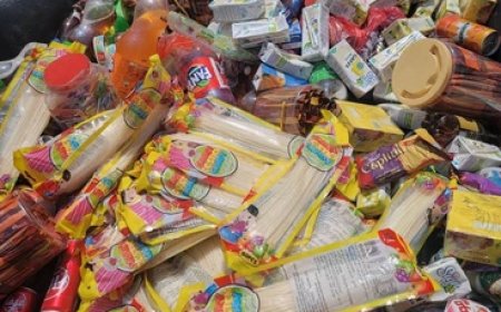 حملات رقابية مكثفة في المكلا.. ضبط مواد غذائية فاسدة وإحالة المخالفين للجهات المختصة