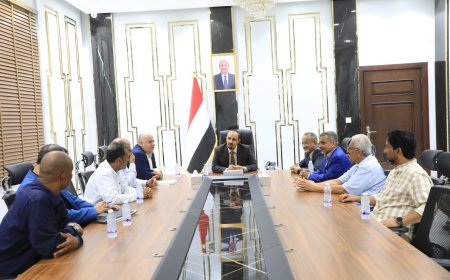 محافظ حضرموت يناقش مع قيادة الكهرباء حلولاً عاجلة لإنهاء أزمة التوليد في الساحل والوادي